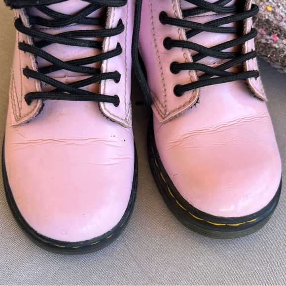 Dr. Martens Girl's Grade School 1460 “Pale Pink” Patent Combat Boots Size-10 - Picture 2 of 8